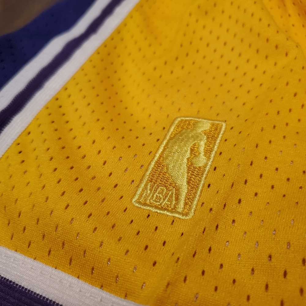 Los Angeles Lakers - Picture 5 of 7